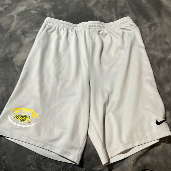 Nike shorts | NDSU detail | Size Kids XL - Picture 1 of 3